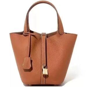 Classic Structured Tote Bag in Cognac Brown